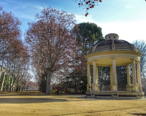 pasear por los campos eliseos que hacer en lleida